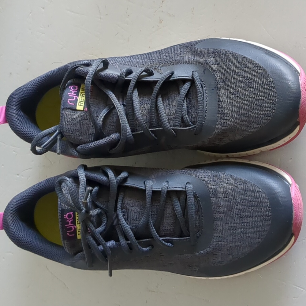 Ryka re-runs size 7.5